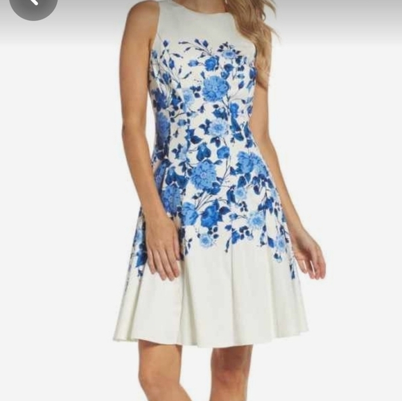 Maggy London sleeveless floral flare dress with tulle underneath - Picture 1 of 11